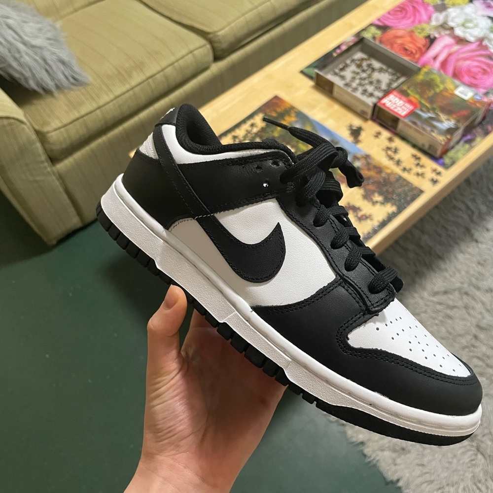 Women’s Nike dunk low size 7.5